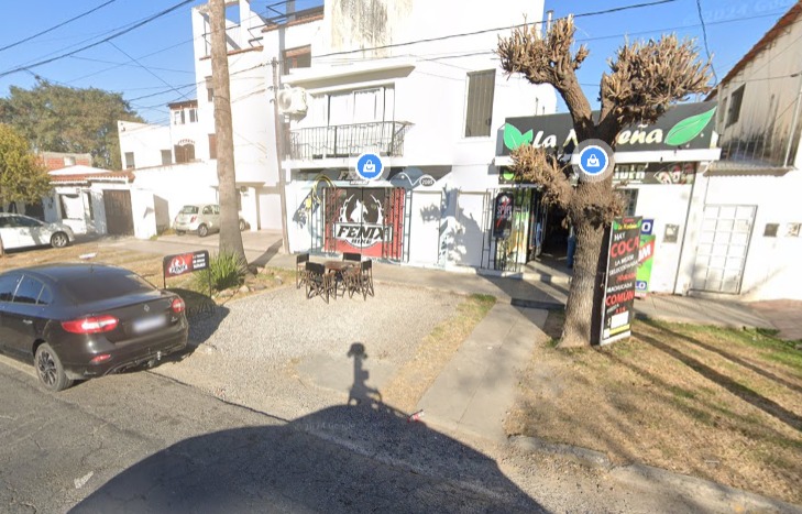 TRES CERRITOS